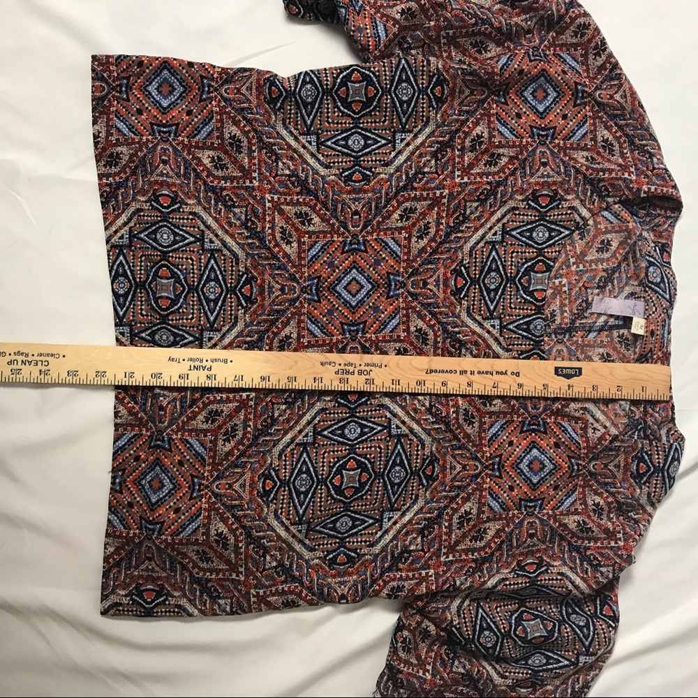 Cropped top in fun pattern - Picture 7 of 8